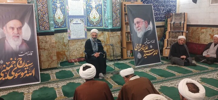 تصاویر / گرد همایی روحانیون شهرستان نهاوند به مناسبت شهادت قائد امت