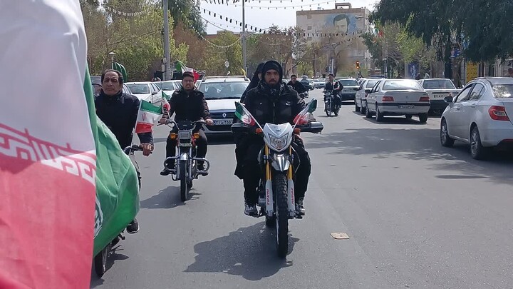 تصاویر/ راهپیمایی کاروان مردمی خودرویی و موتوری «عاشقان حضرت امام شهید»