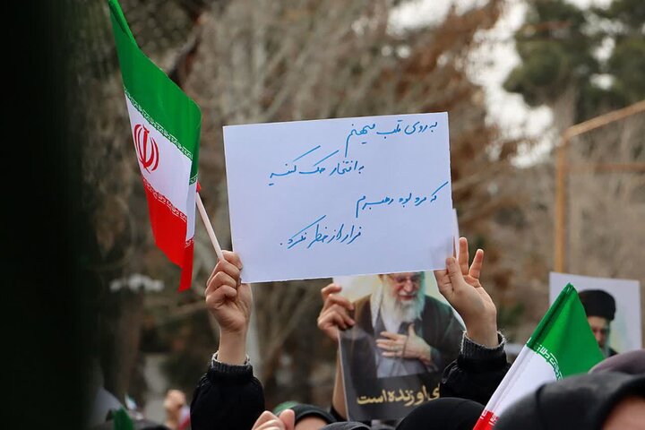 تصاویر/ تجمع و راهپیمایی بزرگ بانوان زینبی سلماس
