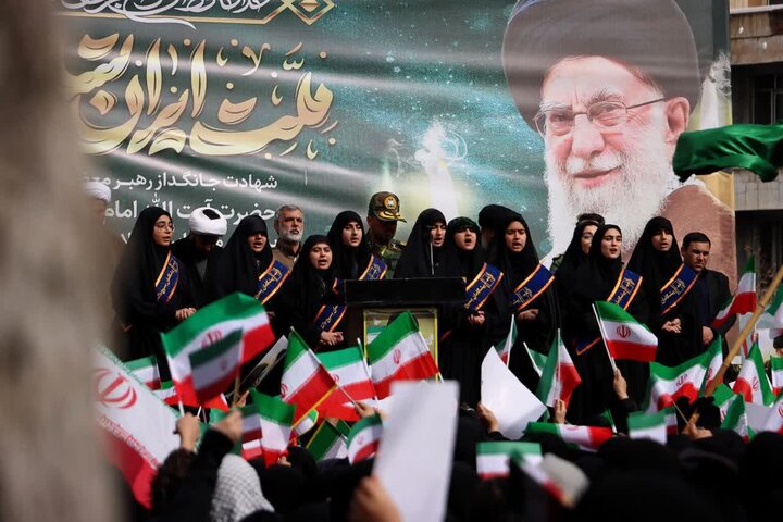 تصاویر/ تجمع و راهپیمایی بزرگ بانوان زینبی سلماس