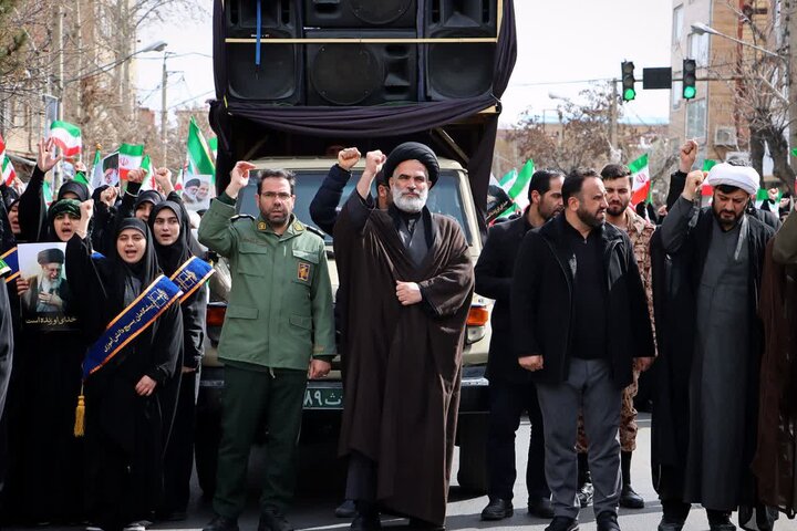 تصاویر/ تجمع و راهپیمایی بزرگ بانوان زینبی سلماس