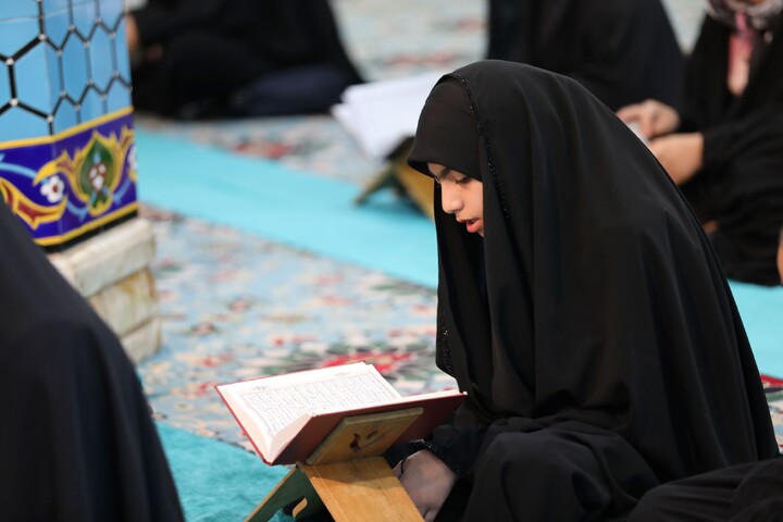 تصاویر/ آیین ترتیل خوانی قرآن کریم در امامزاده سید جعفر(ع) محمد استان یزد