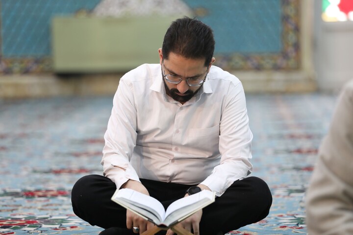 تصاویر/ آیین ترتیل خوانی قرآن کریم در امامزاده سید جعفر(ع) محمد استان یزد