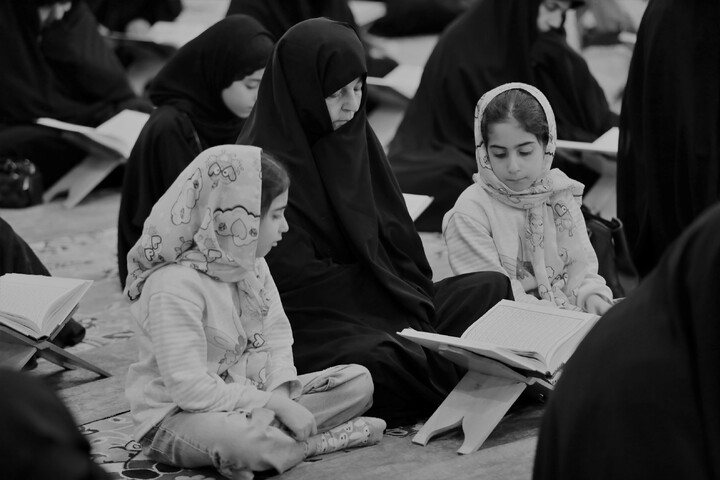 تصاویر/ آیین ترتیل خوانی قرآن کریم در امامزاده سید جعفر(ع) محمد استان یزد