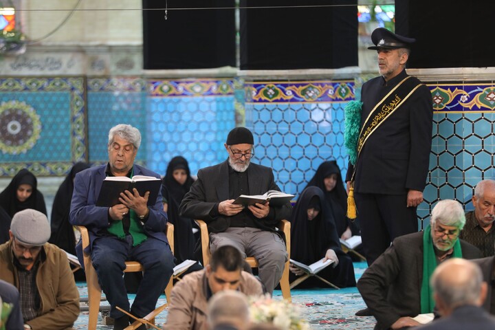 تصاویر/ آیین ترتیل خوانی قرآن کریم در امامزاده سید جعفر(ع) محمد استان یزد