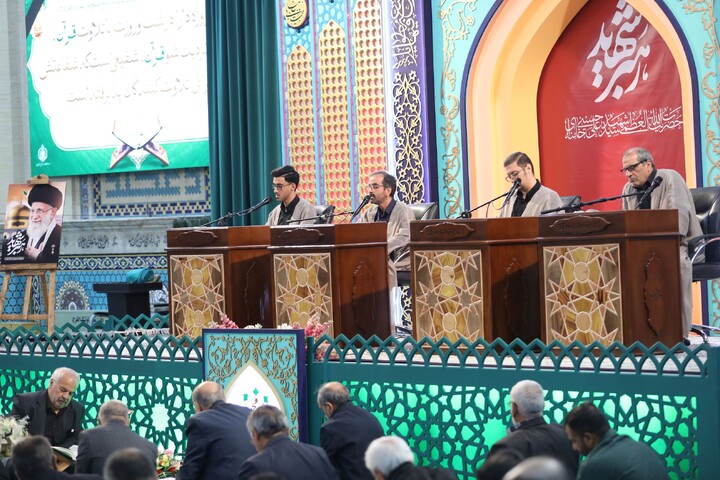 تصاویر/ آیین ترتیل خوانی قرآن کریم در امامزاده سید جعفر(ع) محمد استان یزد