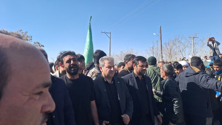 تصاویر / تشییع پیکر مطهر شهید امیری از شهدای حمله جنایتکارانه آمریکایی و صهیونی در کبودراهنگ
