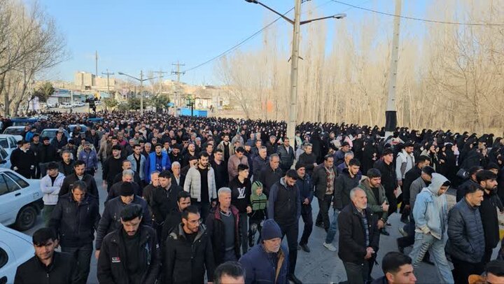 تصاویر/ تشییع پیکر شهدای حمله تروریستی آمریکا- ـ صهیونیستی در بخش دلبران شهرستان قروه
