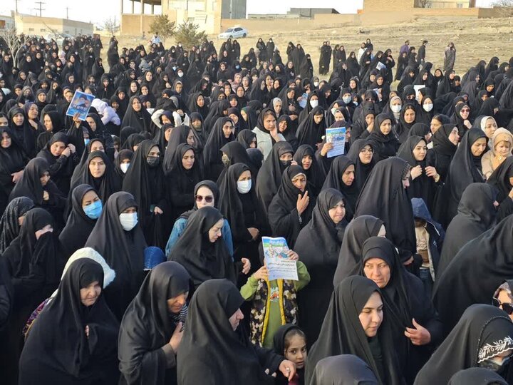 تصاویر/ تشییع پیکر شهدای حمله تروریستی آمریکا- ـ صهیونیستی در بخش دلبران شهرستان قروه