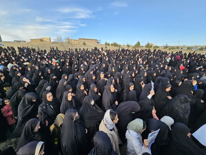 تصاویر/ تشییع پیکر شهدای حمله تروریستی آمریکا- ـ صهیونیستی در بخش دلبران شهرستان قروه