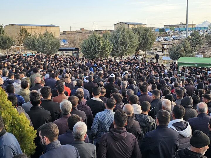 تصاویر/ تشییع پیکر شهدای حمله تروریستی آمریکا- ـ صهیونیستی در بخش دلبران شهرستان قروه