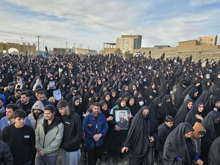 تصاویر/ تشییع پیکر شهدای حمله تروریستی آمریکا- ـ صهیونیستی در بخش دلبران شهرستان قروه