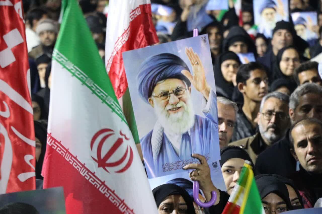 آرمان‌خواهی و واقع‌گرایی در منظومه فکری امام خامنه‌ای(ره)