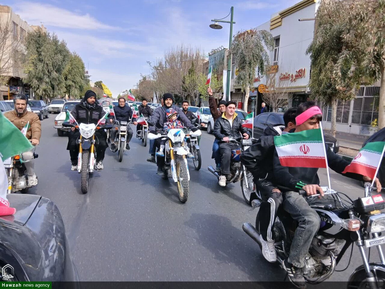 تصاویر/ راهپیمایی کاروان مردمی خودرویی و موتوری «عاشقان حضرت امام شهید»