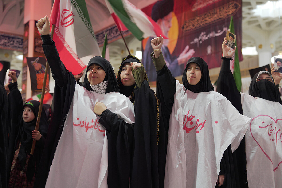 تجدید پیمان دختران قمی با آرمان‌های رهبر شهیدشان در اجتماع «دختران سید علی» +تصاویر