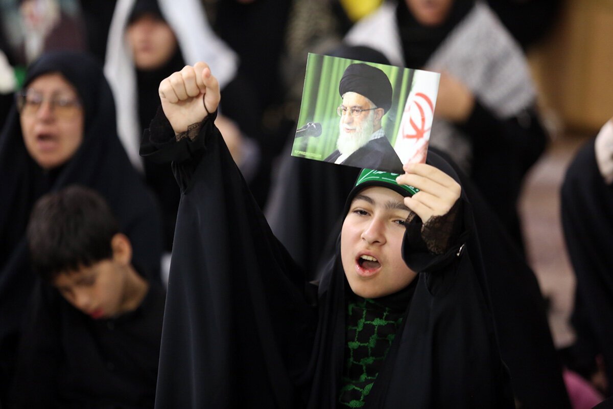 تجدید پیمان دختران قمی با آرمان‌های رهبر شهیدشان در اجتماع «دختران سید علی» +تصاویر