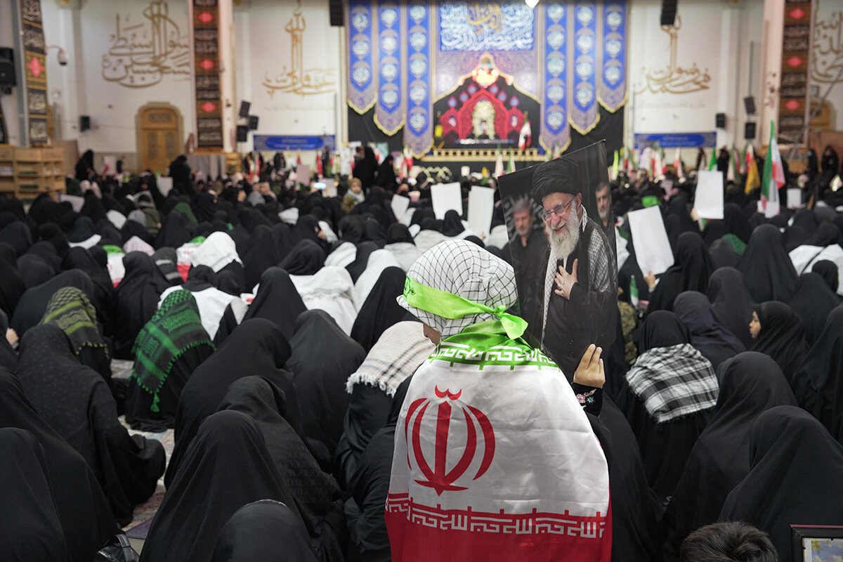 تجدید پیمان دختران قمی با آرمان‌های رهبر شهیدشان در اجتماع «دختران سید علی» +تصاویر