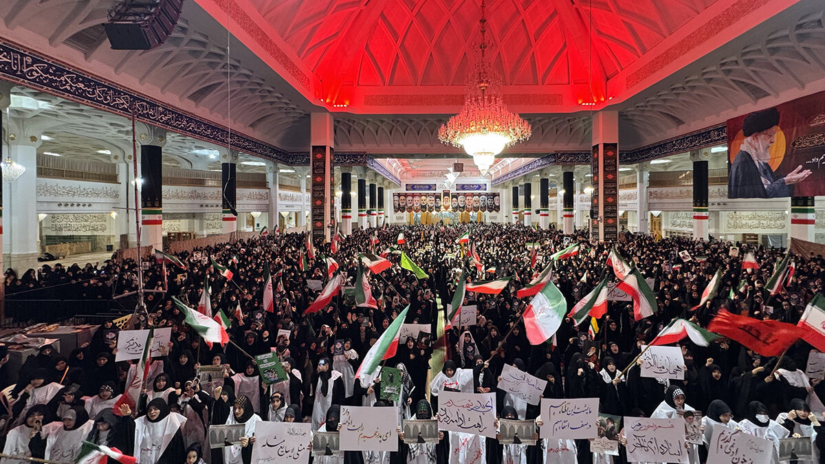 تجدید پیمان دختران قمی با آرمان‌های رهبر شهیدشان در اجتماع «دختران سید علی» +تصاویر
