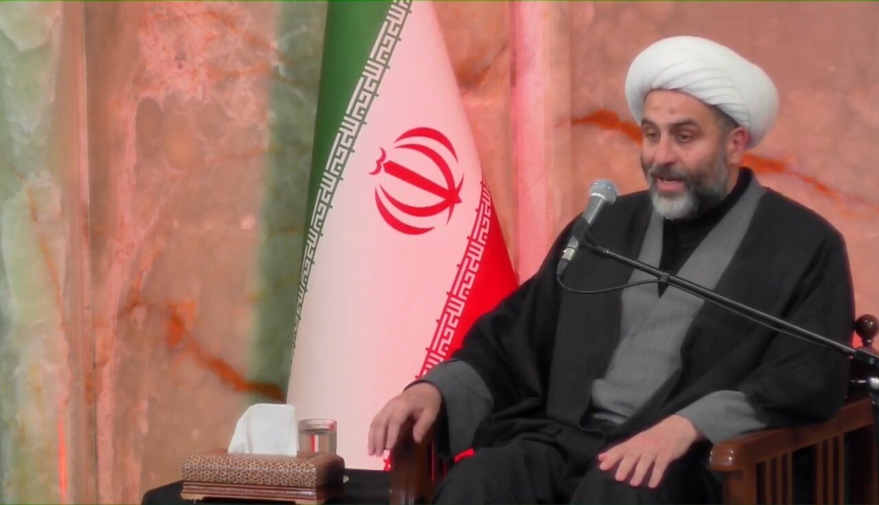 امام خامنه ای پرچمدار اسلام ناب و مقاومت در برابر استکبار بود/ ایستادگی رهبر شهید، هیمنه استکبار را درهم شکست