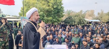 مردم با حضور در صحنه، نقشه‌های دشمنان را نقش بر آب کنند