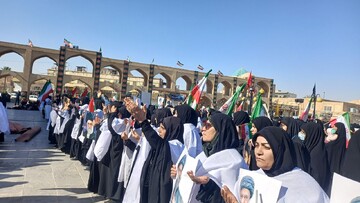 تصاویر/ میدان داری بانوان یزدی در ششمین روز شهادت امام خامنه ای