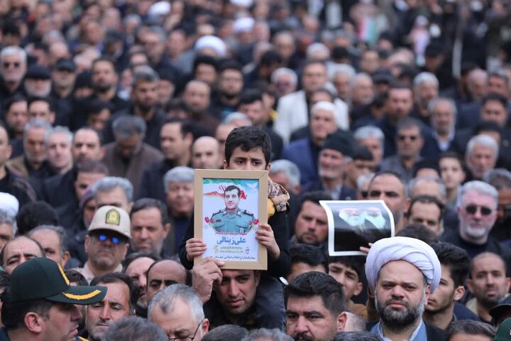 تصاویر/ تشییع پیکر مطهر سردار سرتیپ دوم پاسدار شهید علی زینالی توسط مردم انقلابی و شهیدپرور شهرستان خوی