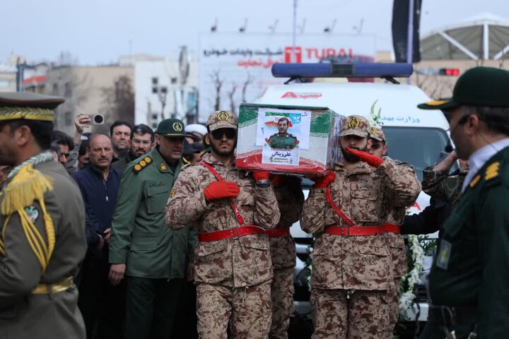 تصاویر/ تشییع پیکر مطهر سردار سرتیپ دوم پاسدار شهید علی زینالی توسط مردم انقلابی و شهیدپرور شهرستان خوی