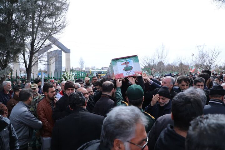 تصاویر/ تشییع پیکر مطهر سردار سرتیپ دوم پاسدار شهید علی زینالی توسط مردم انقلابی و شهیدپرور شهرستان خوی