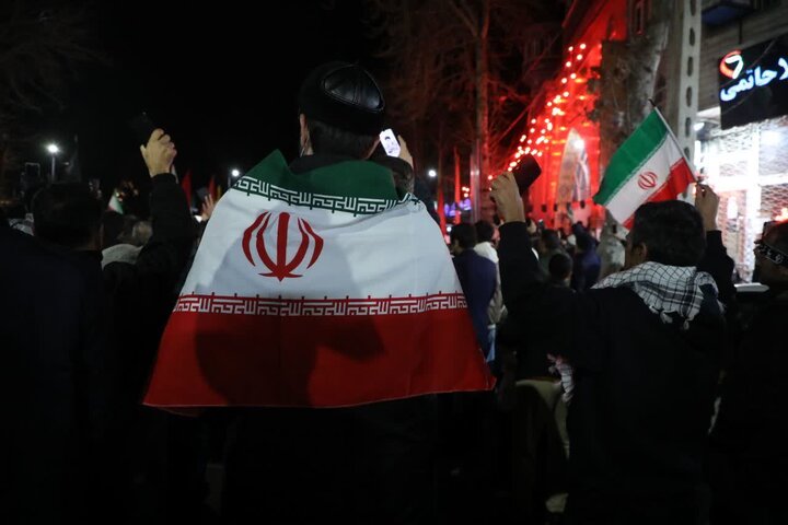 تصاویر/ اجتماع مردمی در خونخواهی امام شهید امت و عزاداری خیابانی در سوگ شهادت قائد امت در خوی