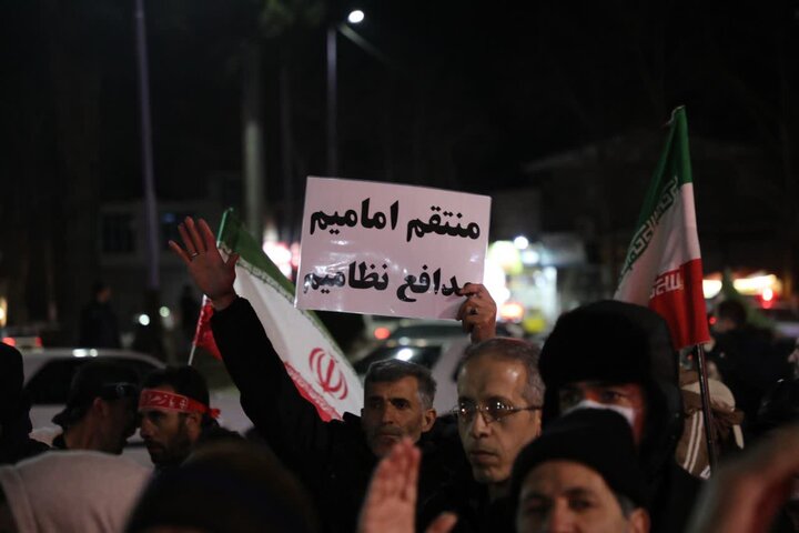 تصاویر/ اجتماع مردمی در خونخواهی امام شهید امت و عزاداری خیابانی در سوگ شهادت قائد امت در خوی