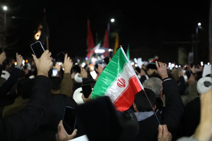تصاویر/ اجتماع مردمی در خونخواهی امام شهید امت و عزاداری خیابانی در سوگ شهادت قائد امت در خوی