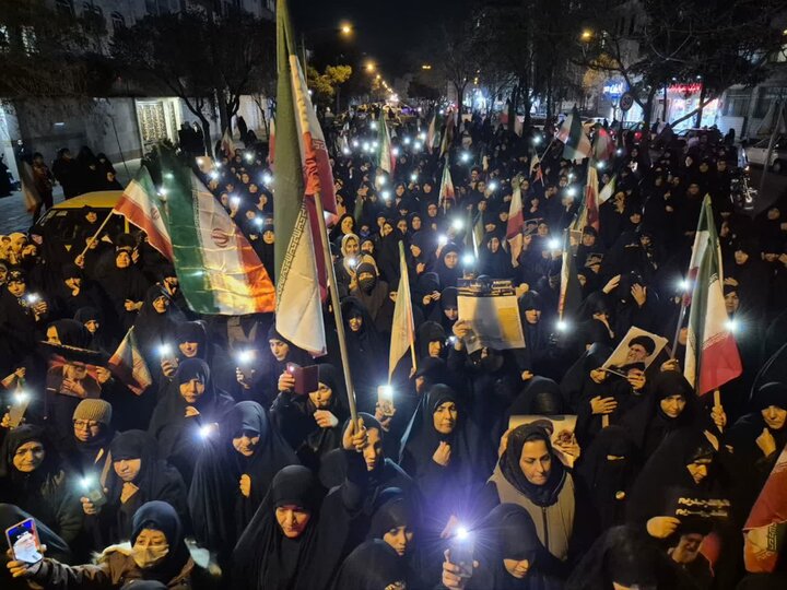 تصاویر/ اجتماع قرآنی به یاد شهید آیت الله العظمی خامنه ای در مسجد ولیعصر(عج)