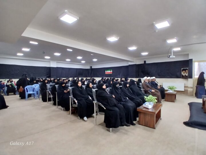 تصاویر/ برگزاری مراسم عزاداری شهادت رهبر انقلاب در مدرسه علمیه زینب کبری (س) ارومیه