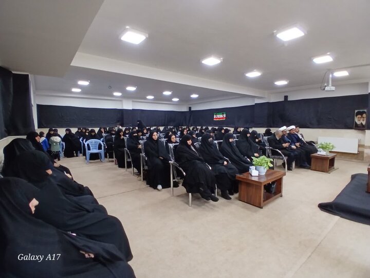 تصاویر/ برگزاری مراسم عزاداری شهادت رهبر انقلاب در مدرسه علمیه زینب کبری (س) ارومیه