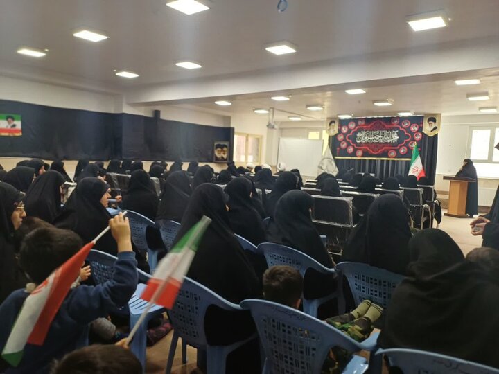 تصاویر/ برگزاری مراسم عزاداری شهادت رهبر انقلاب در مدرسه علمیه زینب کبری (س) ارومیه