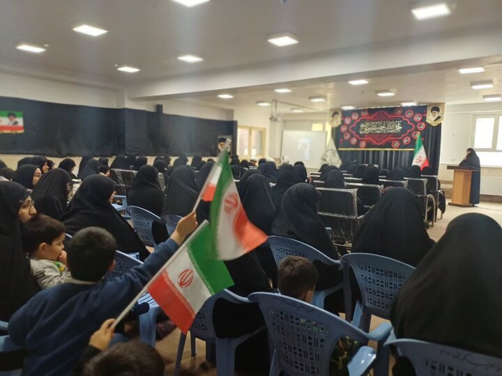 تصاویر/ برگزاری مراسم عزاداری شهادت رهبر انقلاب در مدرسه علمیه زینب کبری (س) ارومیه
