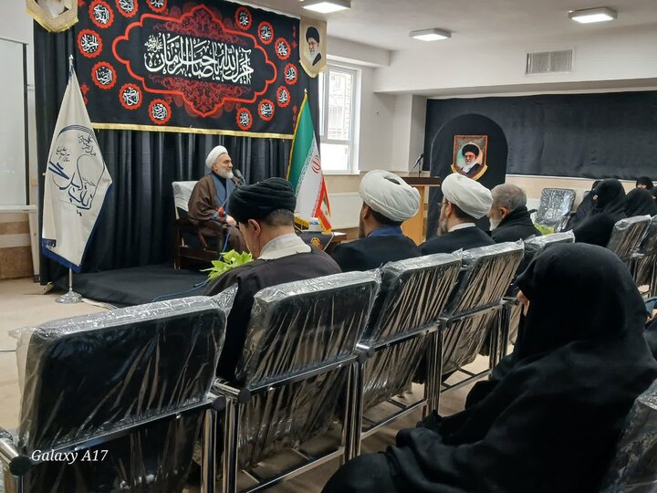 تصاویر/ برگزاری مراسم عزاداری شهادت رهبر انقلاب در مدرسه علمیه زینب کبری (س) ارومیه
