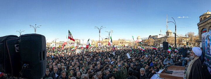 تصاویر/ تشییع پیکر دو شهید والامقام در حمله جنایتکارانه آمریکایی و صهیونی