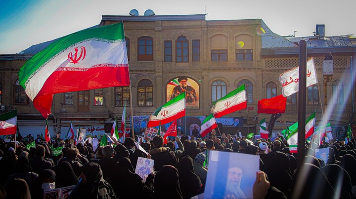 تصاویر/ تشییع پیکر دو شهید والامقام در حمله جنایتکارانه آمریکایی و صهیونی