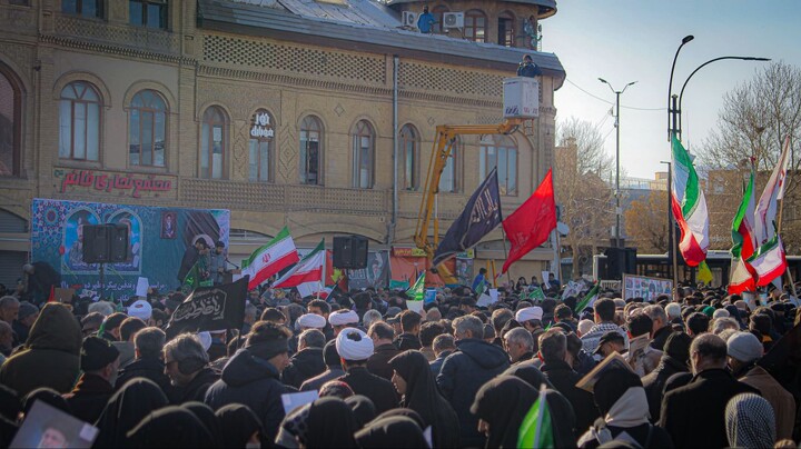 تصاویر/ تشییع پیکر دو شهید والامقام در حمله جنایتکارانه آمریکایی و صهیونی