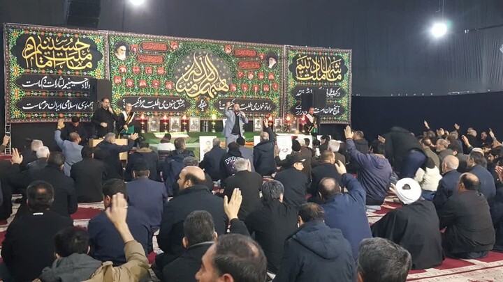 تصاویر | مراسم شام غریبان شهدای مدافع وطن در زنجان