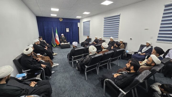 تصاویر/ نشست طلاب و مبلغان در شهرستان دشتی