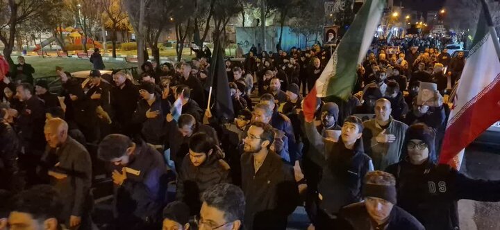 تصاویر / حضور حماسی مر دم آبیک در رثای رهبری شهید