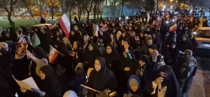 تصاویر / حضور حماسی مر دم آبیک در رثای رهبری شهید