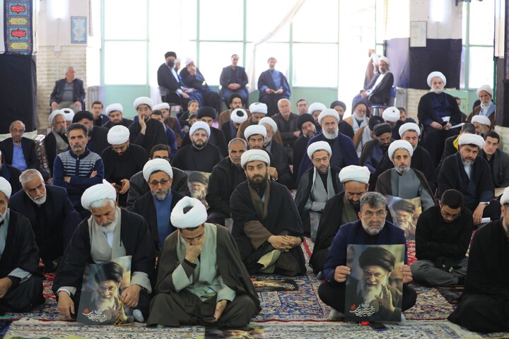 تصاویر/ اجتماع برزگ طلاب و روحانیون یزد برگزار شد