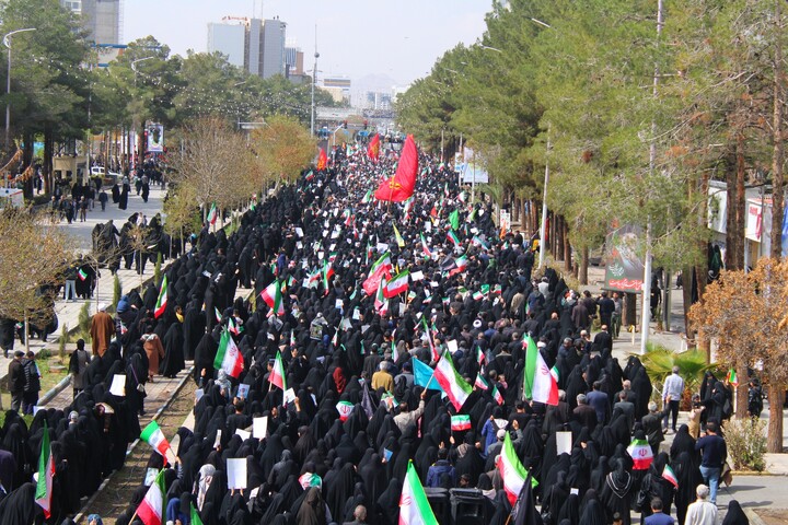 تصاویر/ مراسم تشییع پیکر مطهر شهدای هوانیروز در کرمان
