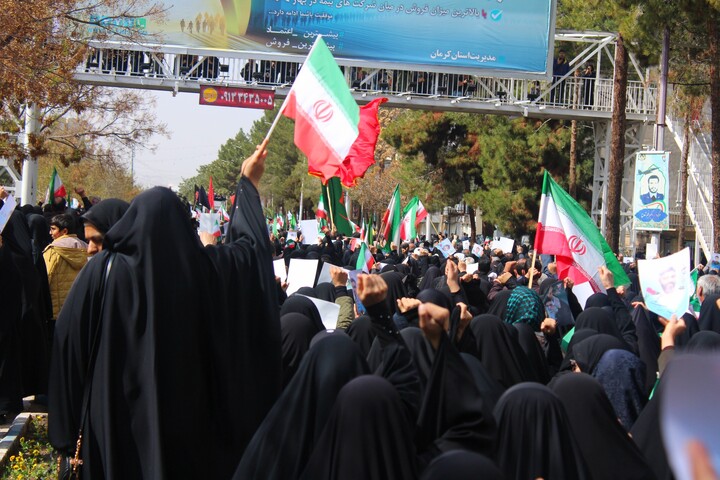 تصاویر/ مراسم تشییع پیکر مطهر شهدای هوانیروز در کرمان