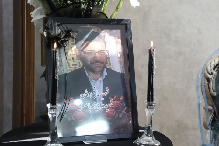تصاویر/ حضور مسئولان استان سمنان در منزل شهید «حاج محمد باصری»
