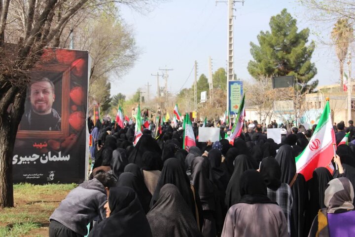 تصاویر/ تشییع شهید سلمان جبیری در شهرستان سیرجان