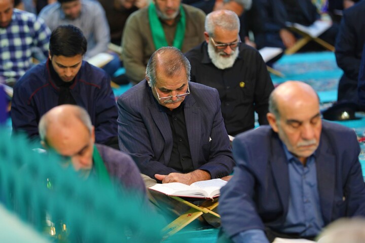 تصاویر/ آیین ترتیل خوانی قرآن کریم در امامزاده سید جعفر(ع) محمد استان یزد